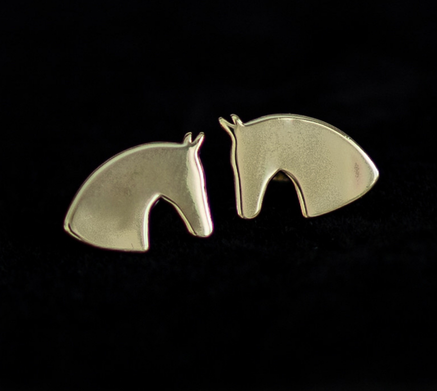 The Novella 14K Signature Earring.