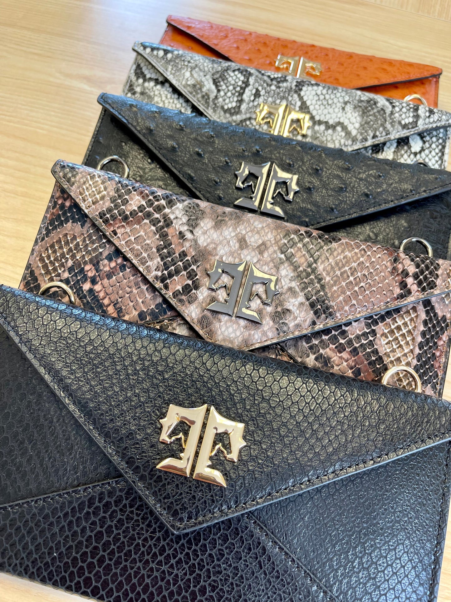 Cor De Star Clutch