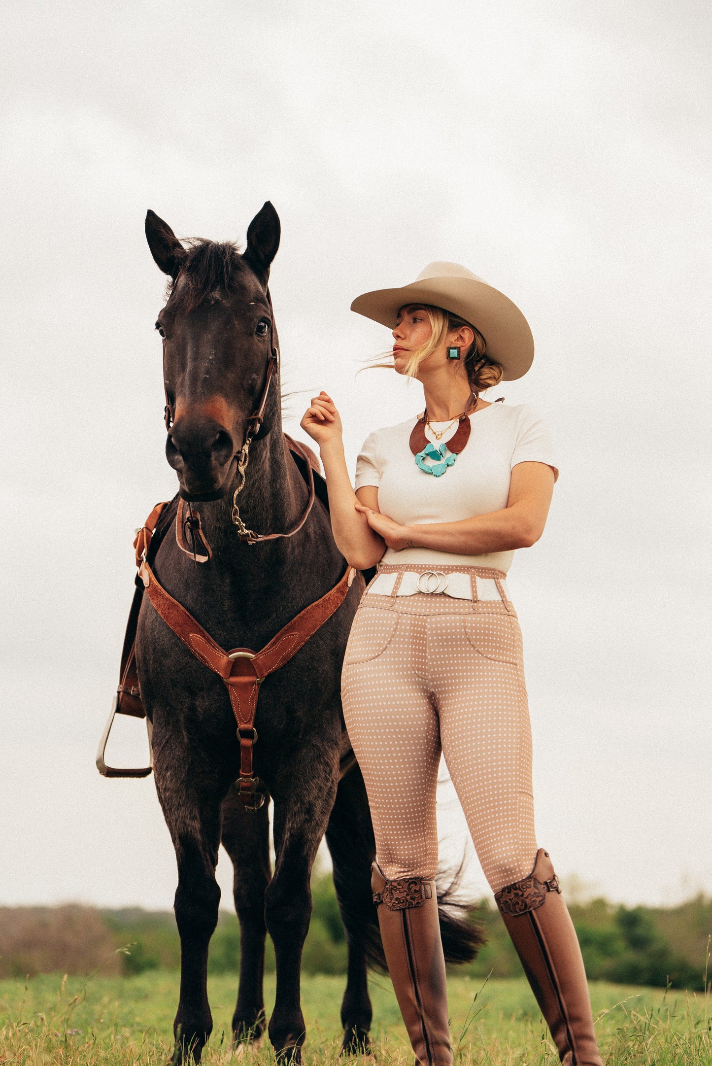 Athletic Breech- Linen and Pearls