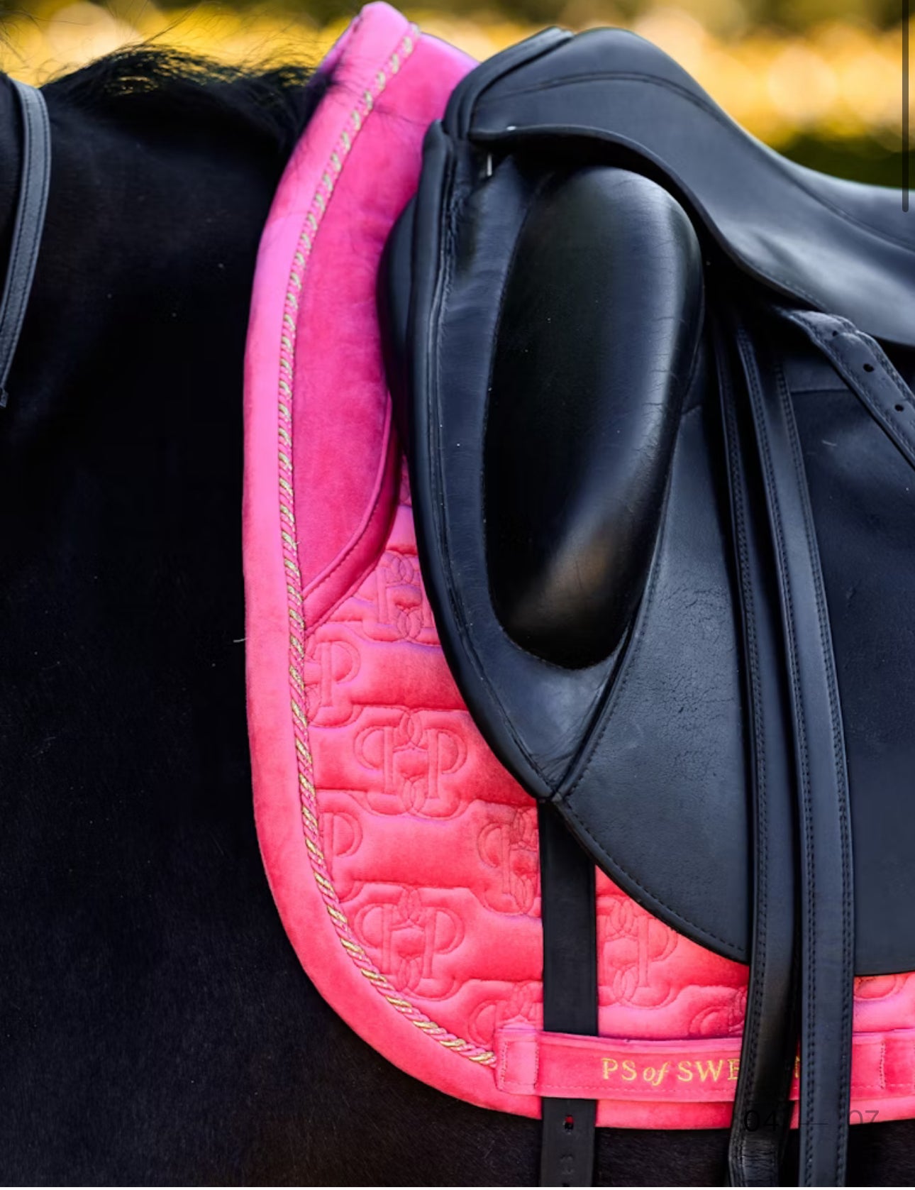 Velvet saddle pad