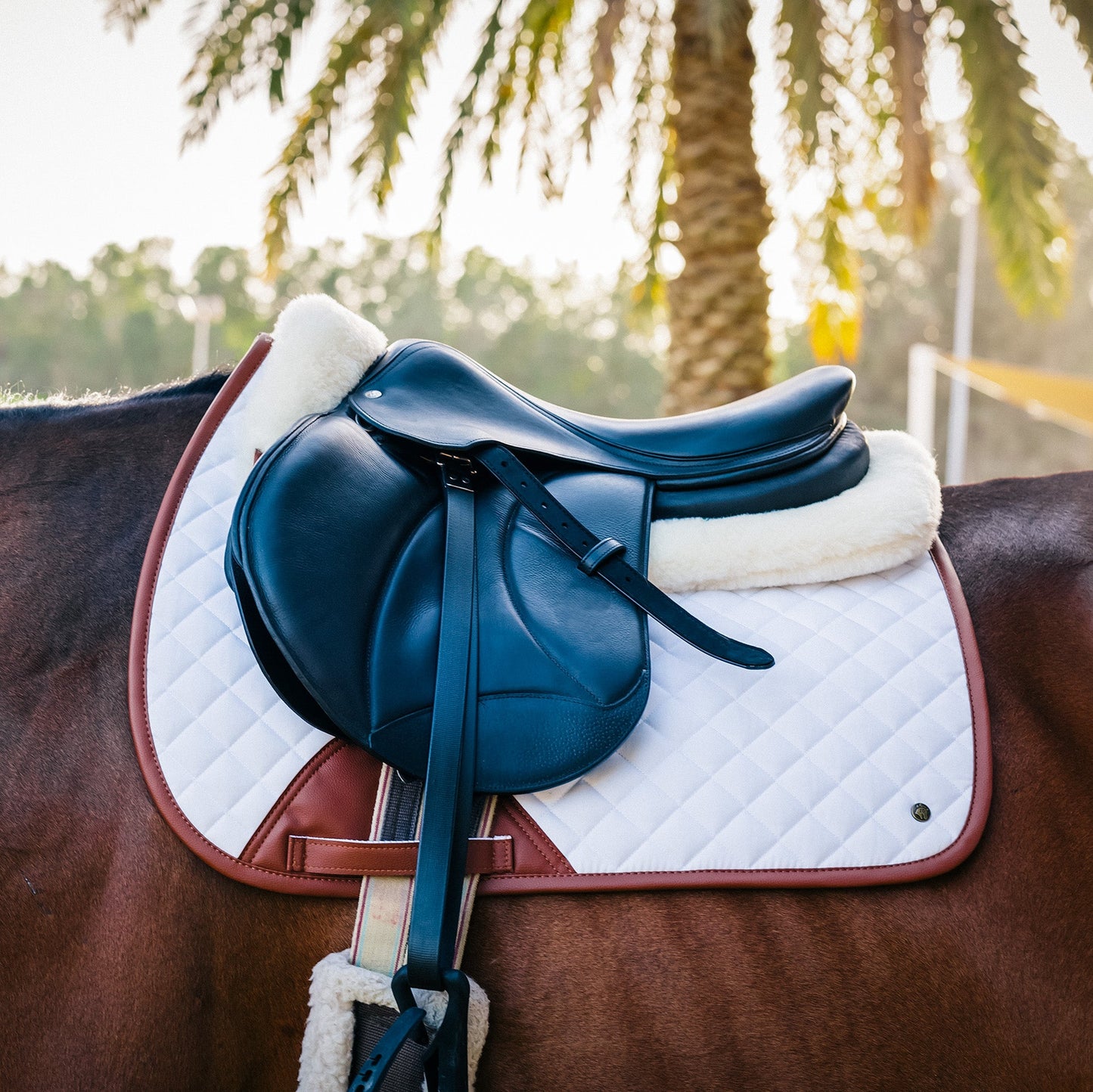 Jumper Pad, White & Cognac - Restocks 11.2025